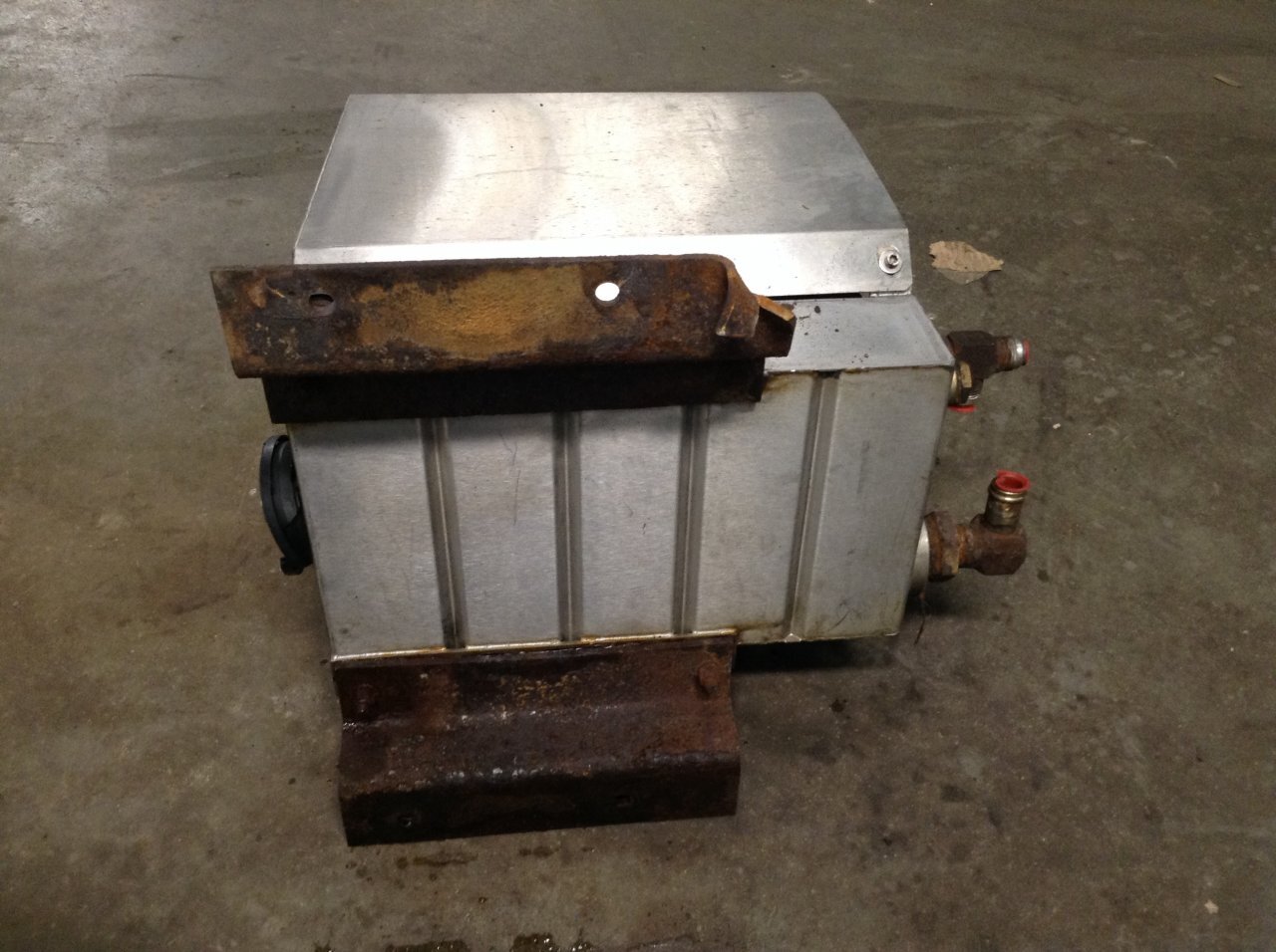 FREIGHTLINER CENTURY CLASS 120 Hydraulic Tank / Reservoir in Spencer ...