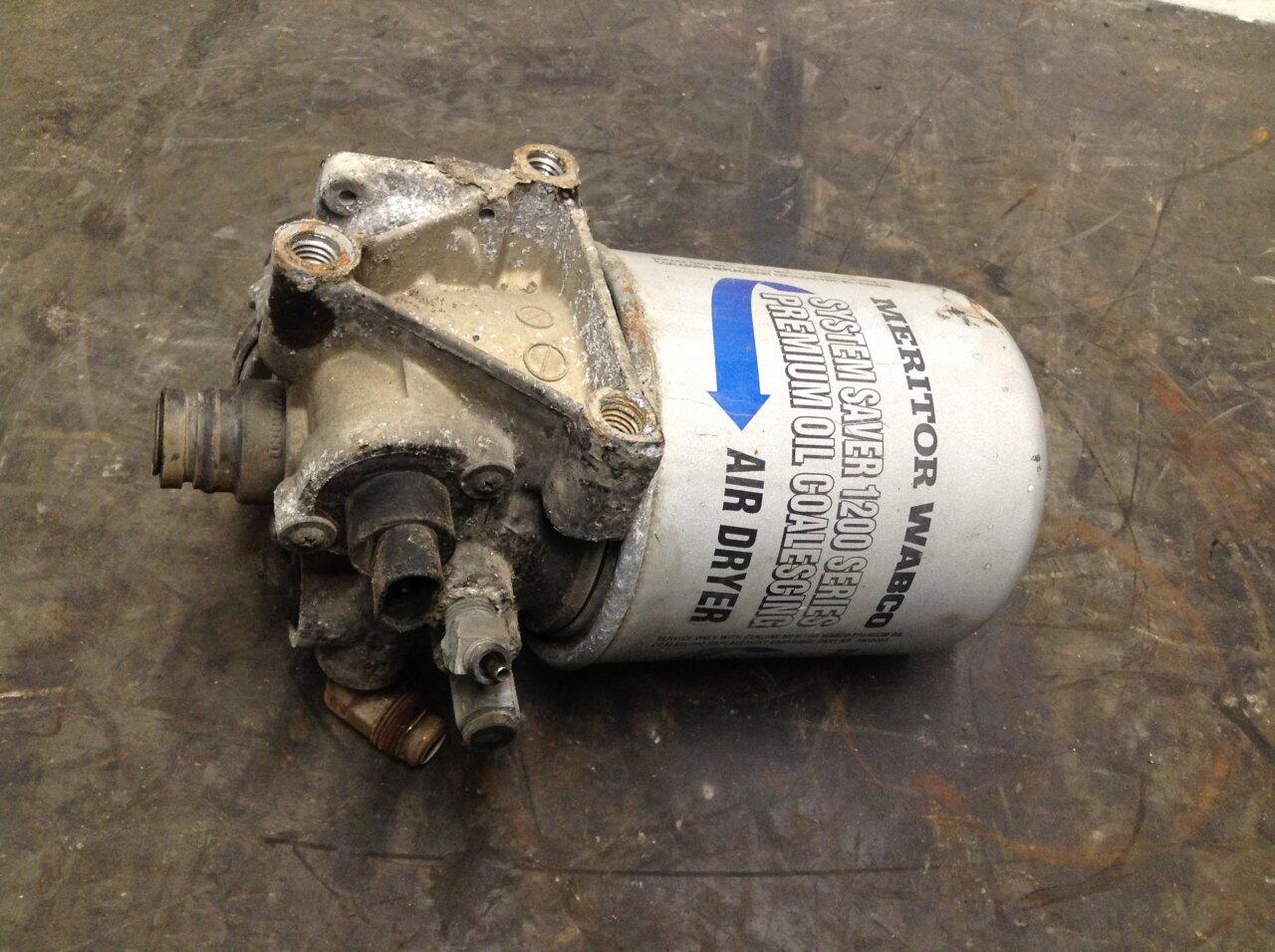 FREIGHTLINER COLUMBIA 112 Air Dryer in Spencer, IA 24552527