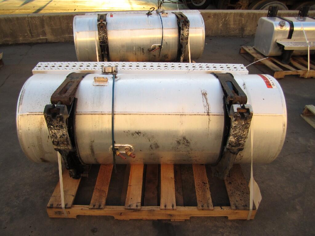 FREIGHTLINER COLUMBIA 112 FUEL TANK in Easton, MD K07E5030R