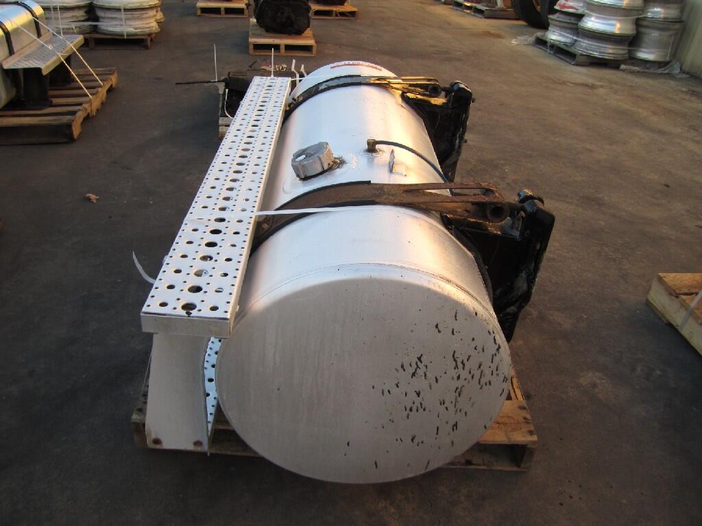 FREIGHTLINER COLUMBIA 112 FUEL TANK in Easton, MD K07E5030R