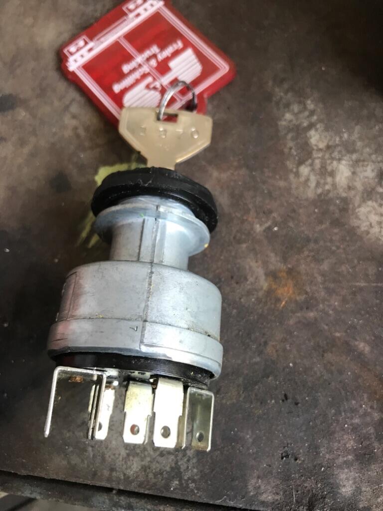 FREIGHTLINER COLUMBIA Ignition Switch in Charlotte, NC 25582