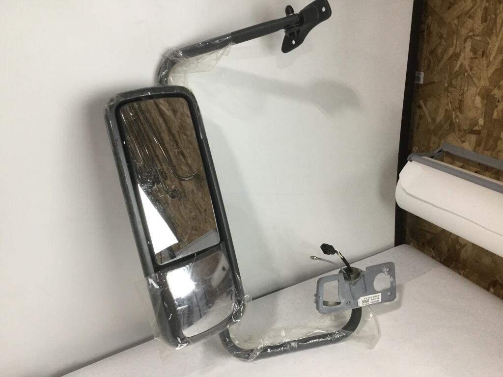 FREIGHTLINER COLUMBIA Side View Mirror OEM A2262161000 in UMATILLA