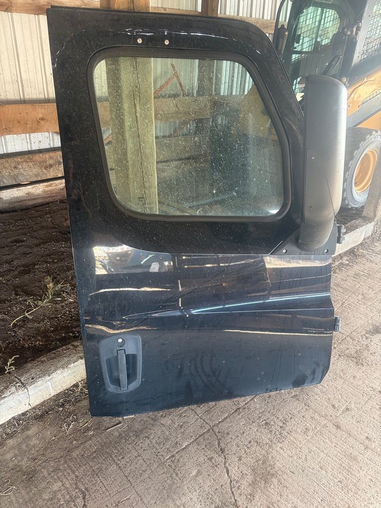 Door / Front Left