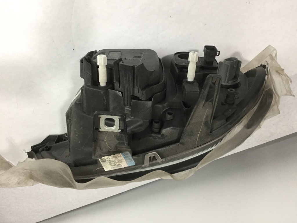 FREIGHTLINER Columbia Headlamp Assembly OEM A0675737004 in UMATILLA