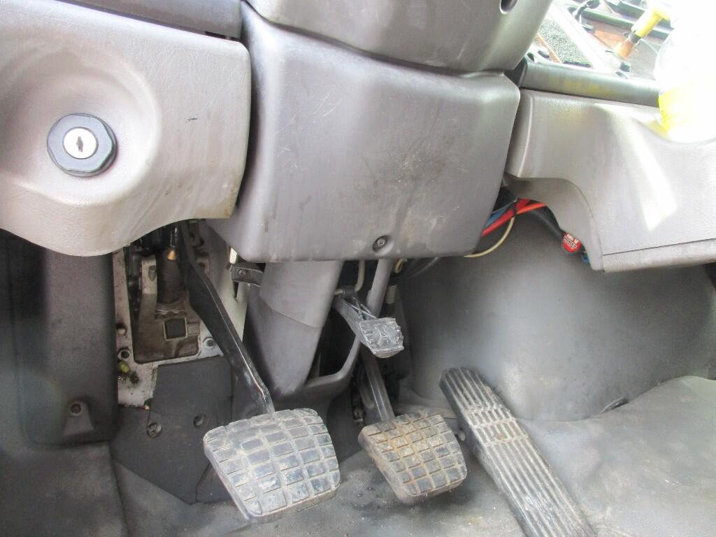 FREIGHTLINER M2106 Steering Column in Westland, MI 88500