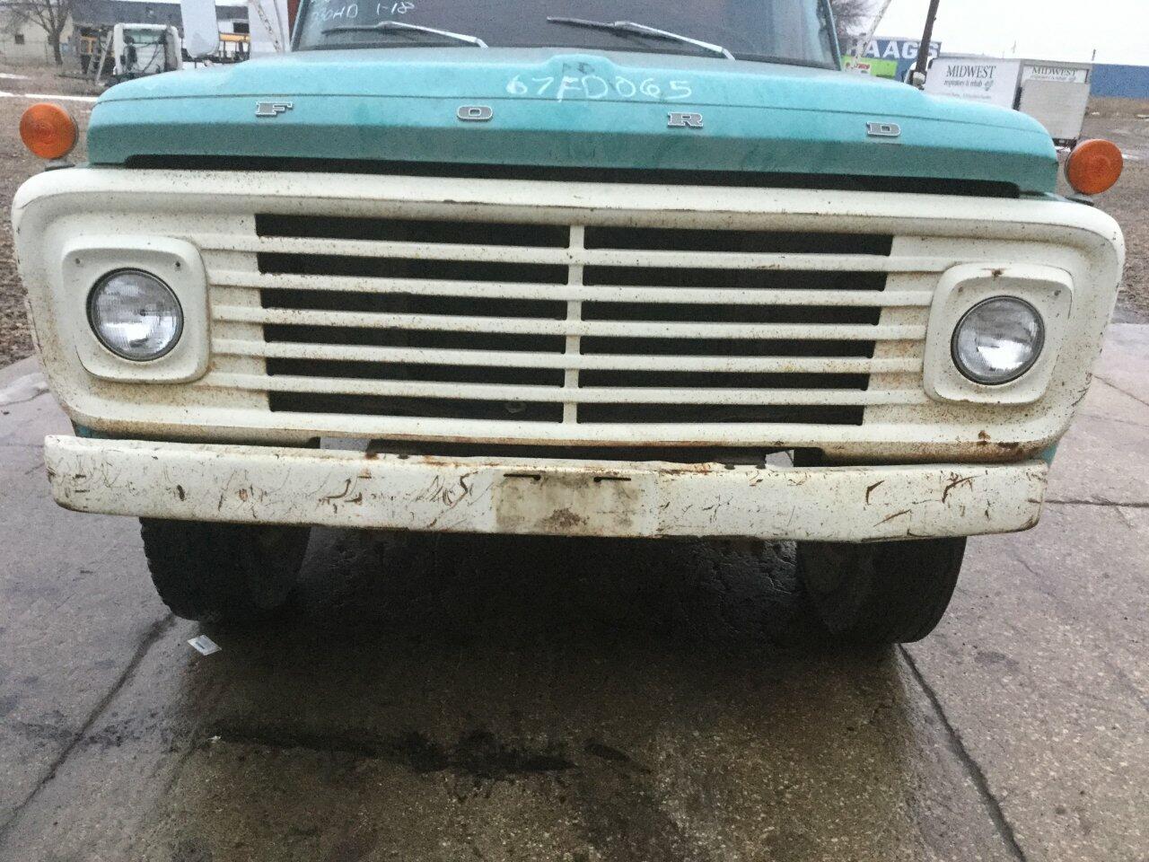 Ford F600 Hood In Spencer Ia