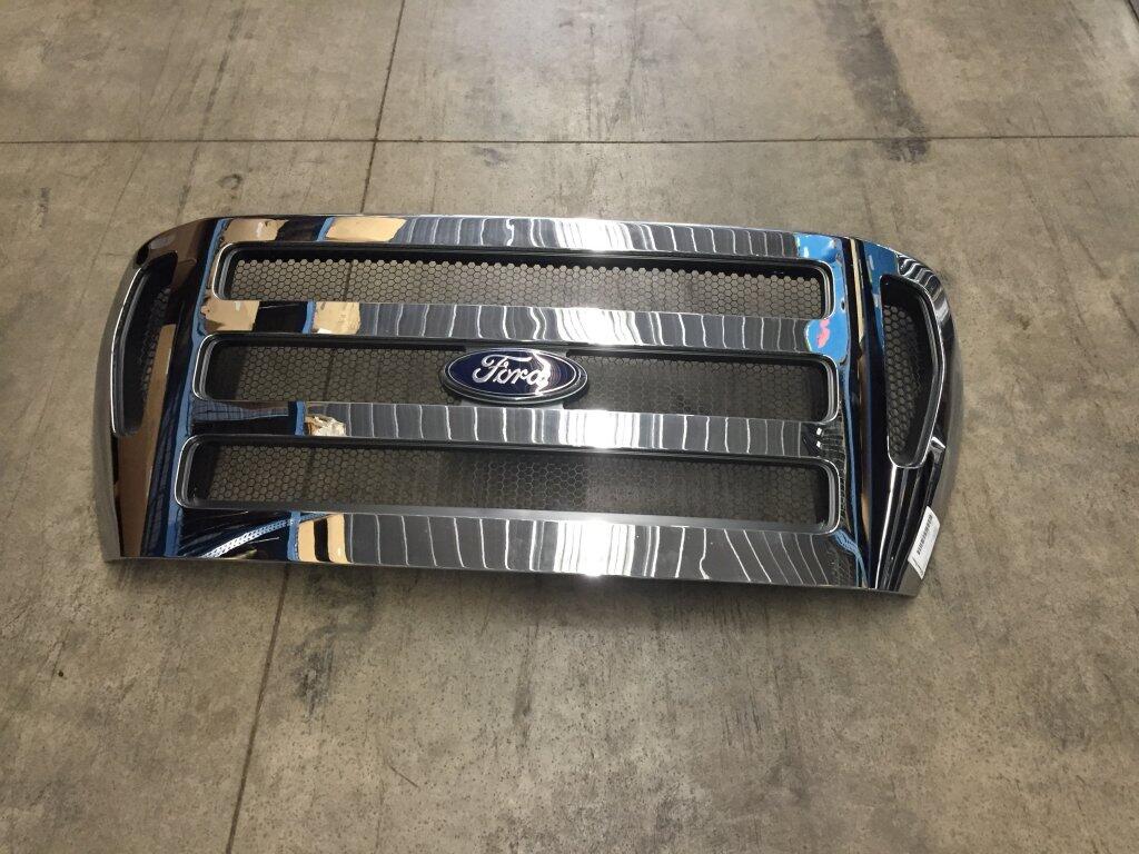 Ford F750 Grille in Spencer, IA 24429482