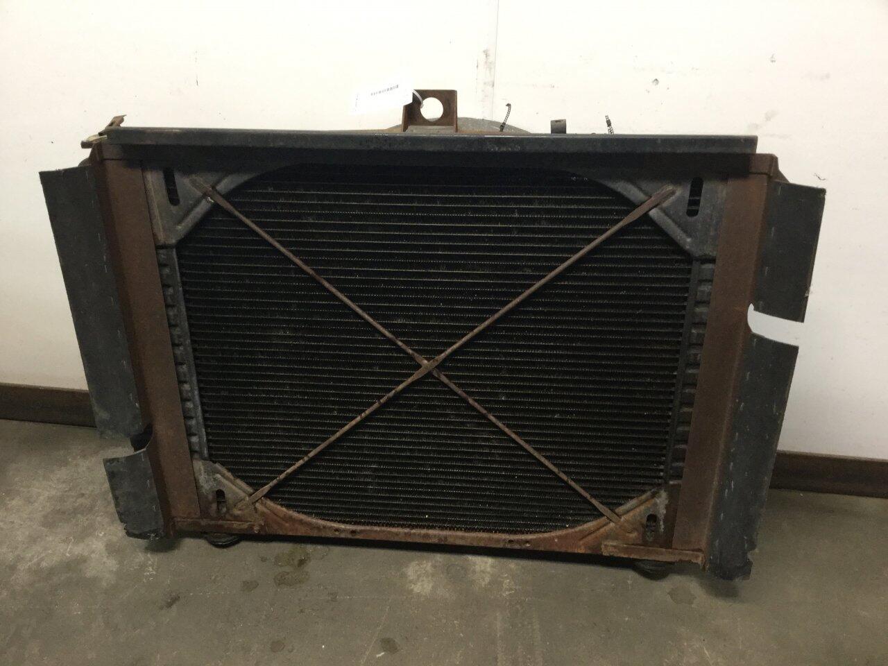 Ford LT8000 Radiator in Spencer, IA 24838010