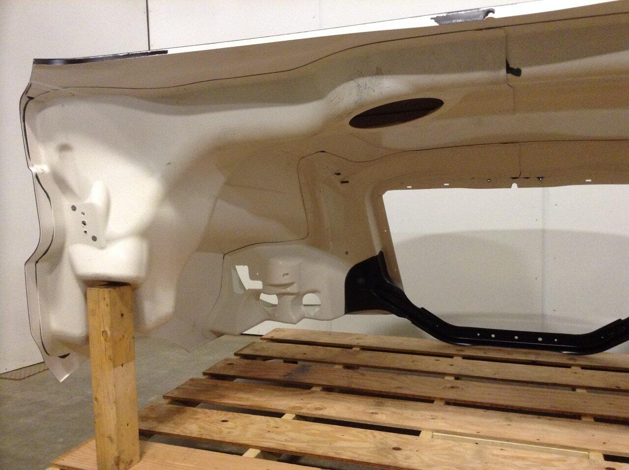 Freightliner CASCADIA Hood OEM A1720392003 in Spencer, IA 24733611