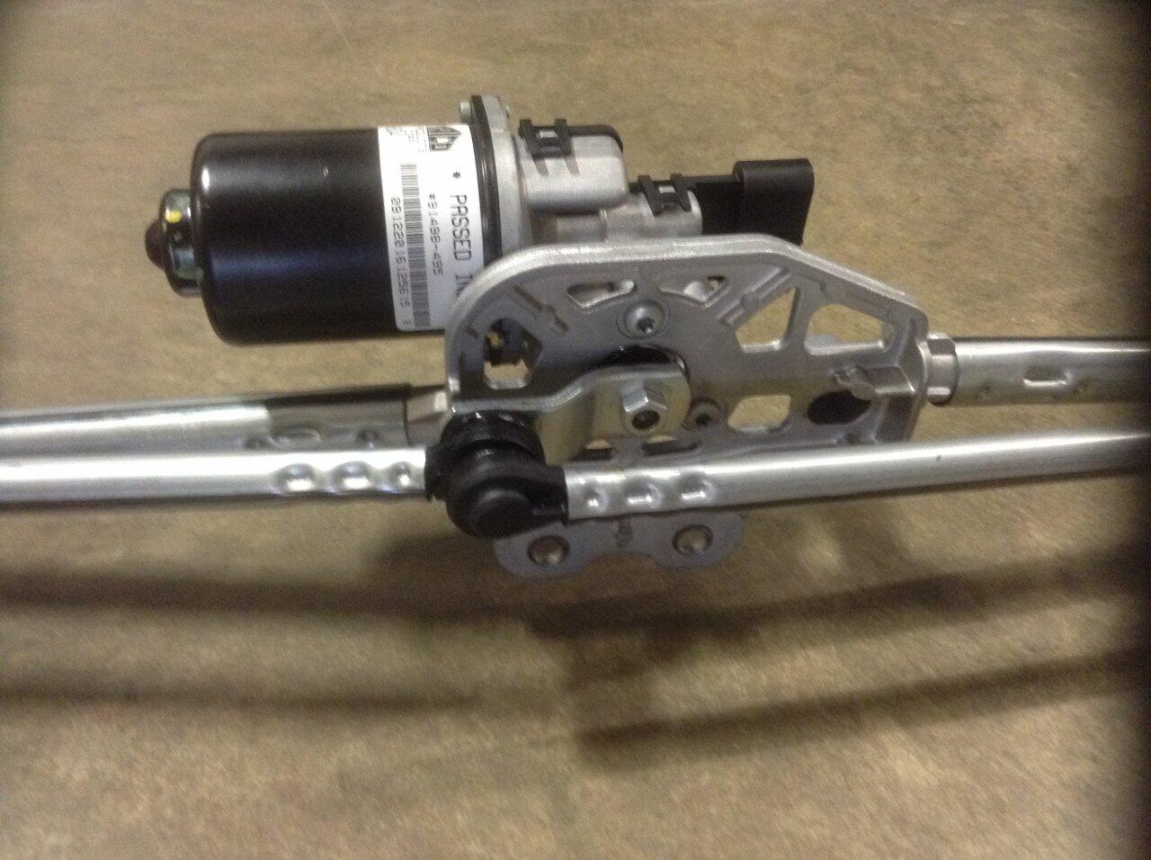 Freightliner CASCADIA Wiper Motor, Windshield OEM A2260959000 in Spencer, IA 24573385