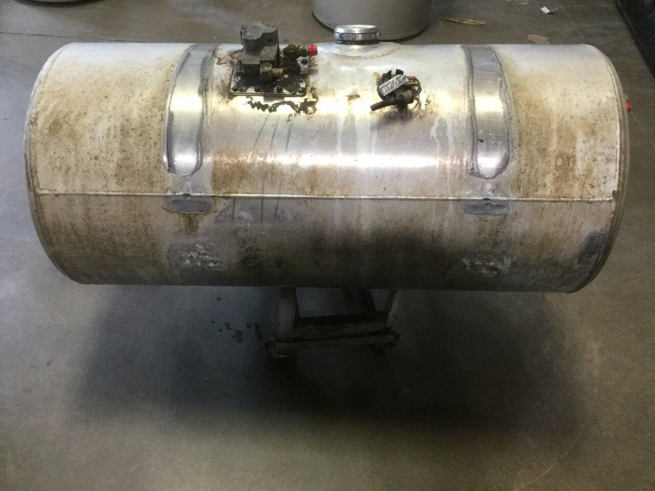 Freightliner FLD120 Fuel Tank in Sioux Falls, SD 24872845