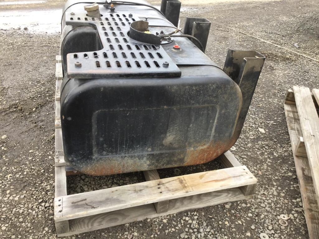 GMC TOPKICK C6000 FUEL TANK in Spokane, WA 1780036