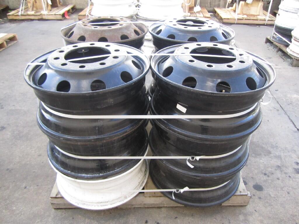 HUB PILOTED STEEL 22.5 X 8.25 WHEEL OEM 29396 in Easton, MD 1930413