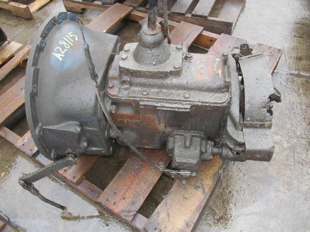 IHC 1800 Transmission/Transaxle Assembly in Westland, MI 85282