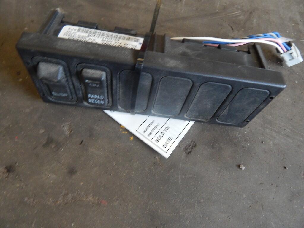 INTERNATIONAL 4300 Dash/Console Switch OEM 3575432C4 in Holland, MI 43999