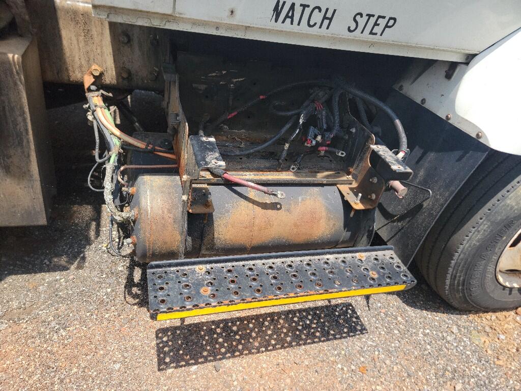 INTERNATIONAL 7400 Air Tank in CARTERSVILLE, GA 5512