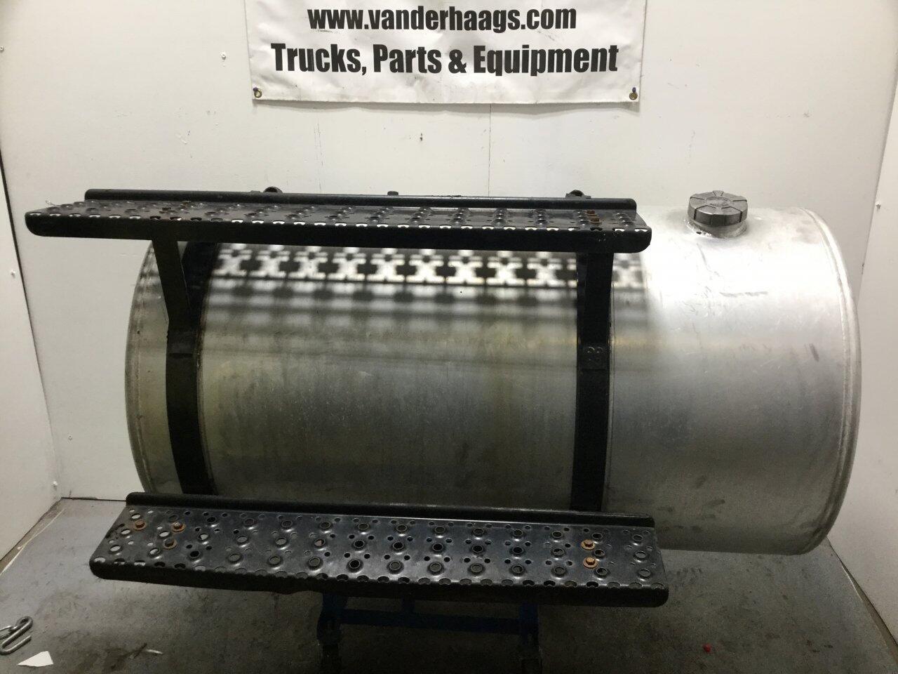 INTERNATIONAL 8600 Fuel Tank OEM 3687876C91 in Sioux Falls, SD 24567815