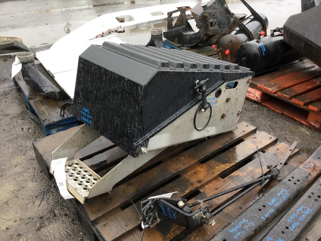 INTERNATIONAL 9200I BATTERY BOX in Spokane, WA 1952415