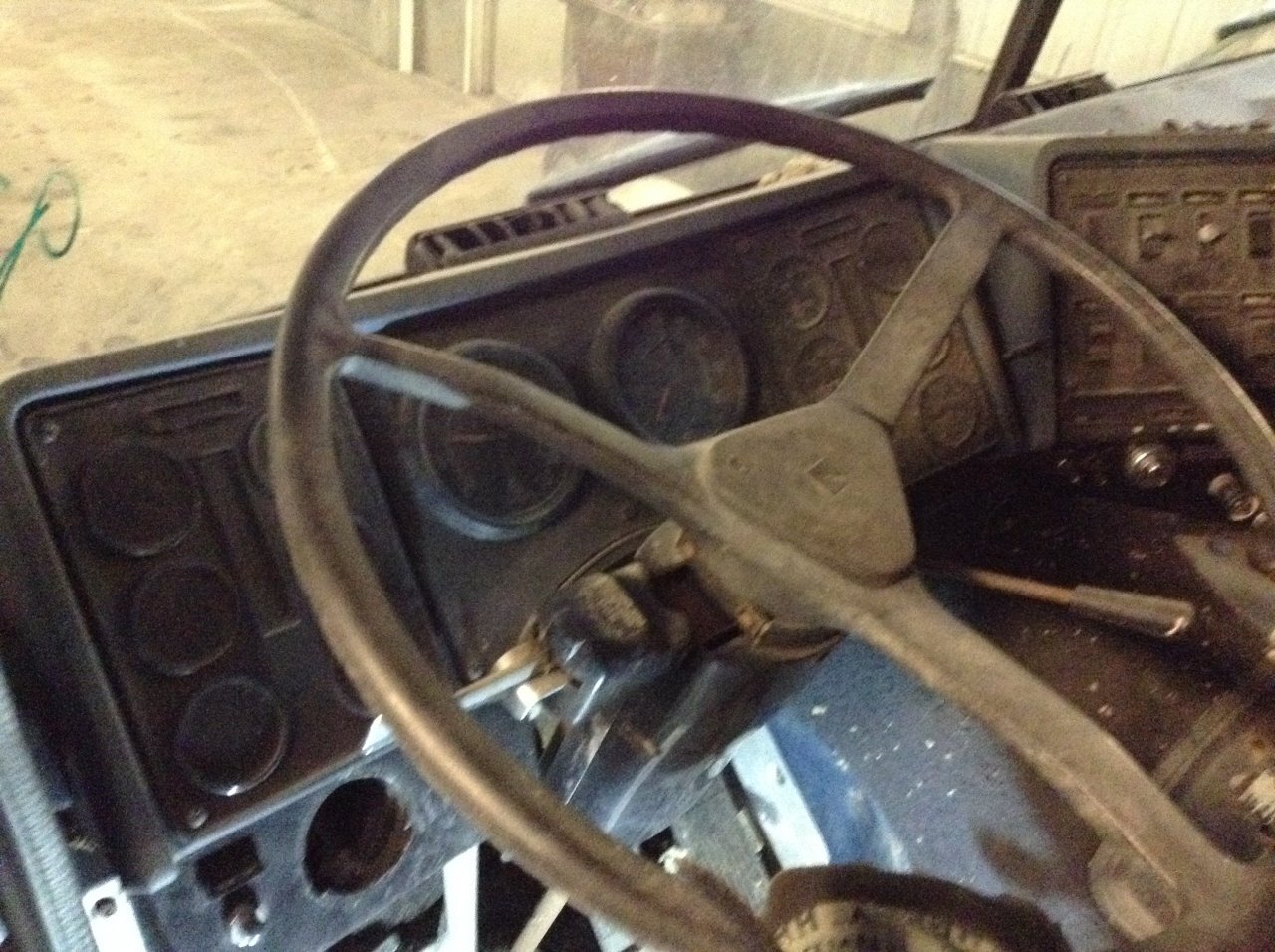 international 9670 interior parts