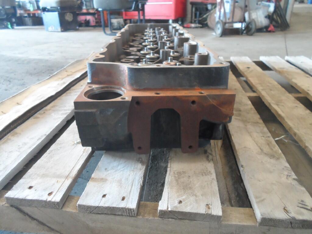 INTERNATIONAL DT466E Cylinder Head OEM 1842242C3 in Fort Wayne, IN 1023849