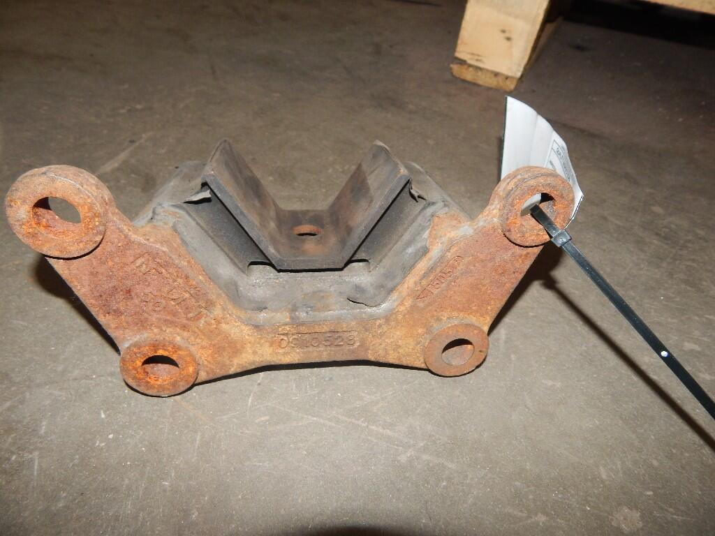 INTERNATIONAL DT466E Engine Mounts OEM 3549169C2 in Holland, MI 52570