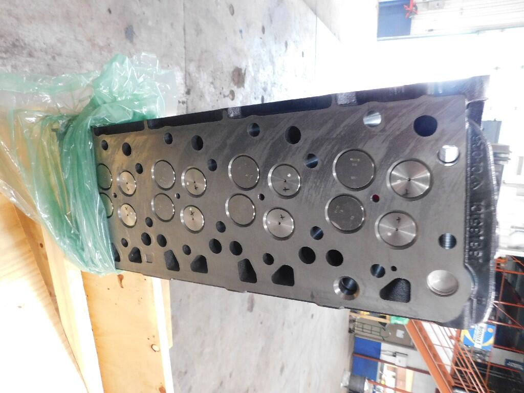 INTERNATIONAL DT466 Cylinder Head OEM 1847673C92 in Holland, MI 53346