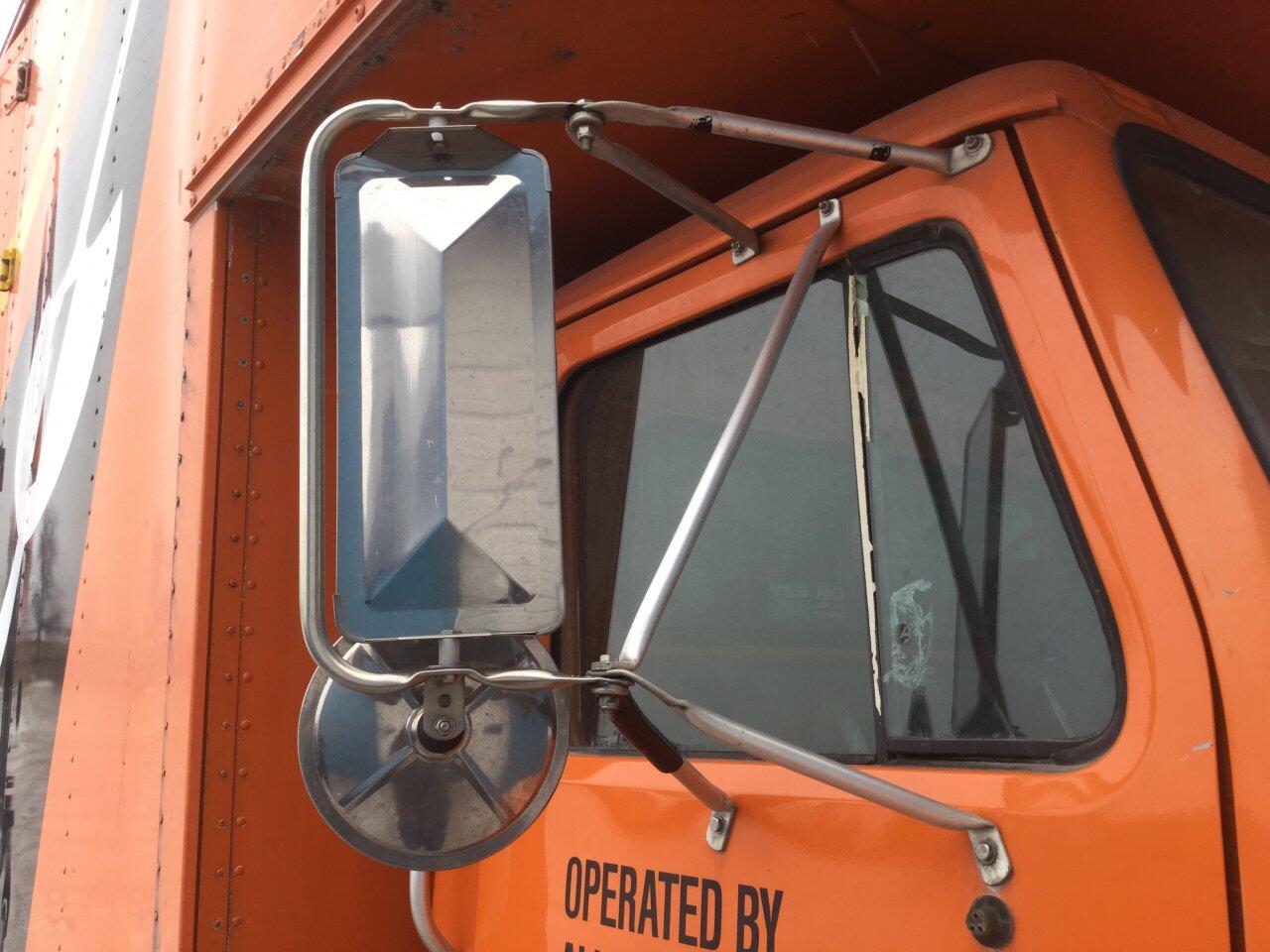 International 4700 Door Mirror in Des Moines, IA 24739404