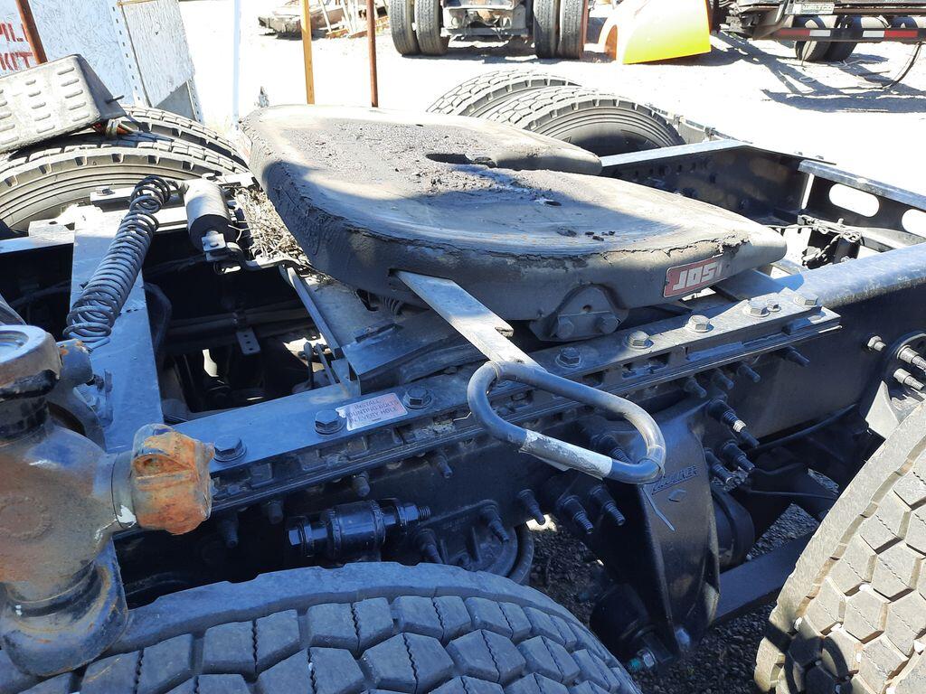 JOST AIR SLIDE FIFTH WHEEL OEM JSK36NSLA7PX12 in Spokane, WA 2172078