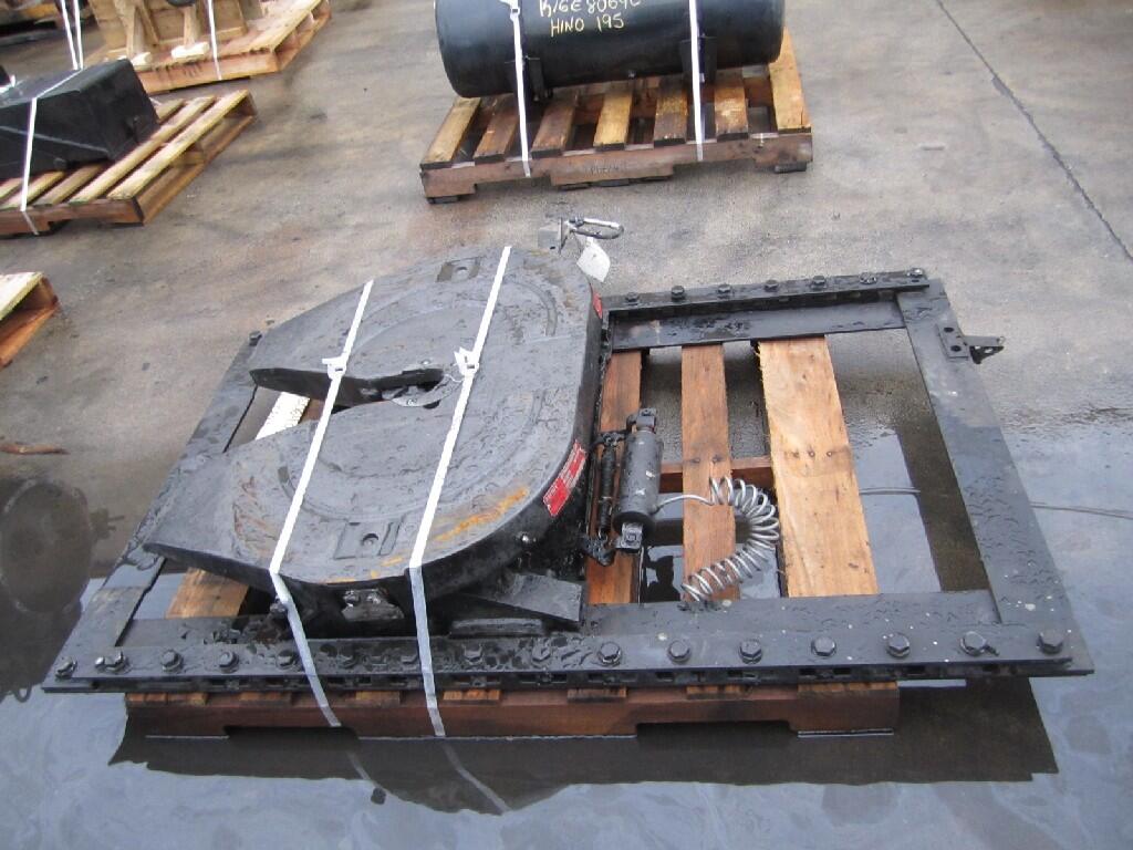 JOST AIR SLIDE FIFTH WHEEL in Easton, MD W18E0640