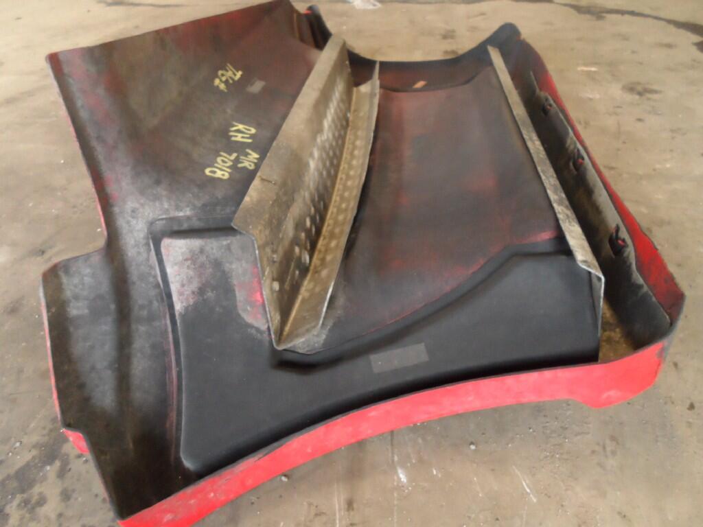 KENWORTH T600 Skirt in Grand Rapids, MI 1074109
