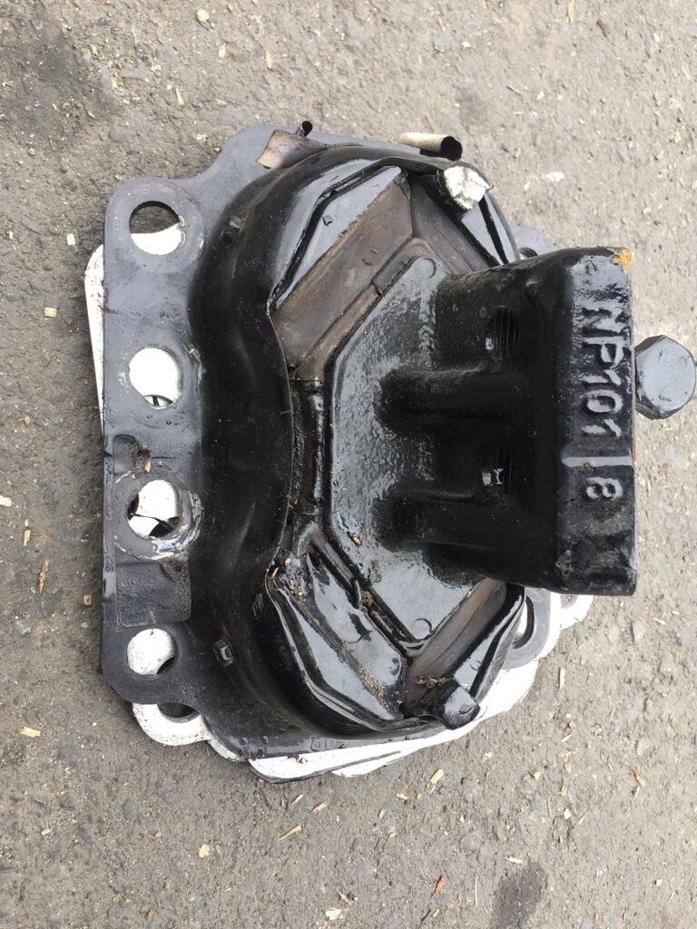 KENWORTH T680 Engine Mounts OEM A801085004 in Abbotsford, BRITISH