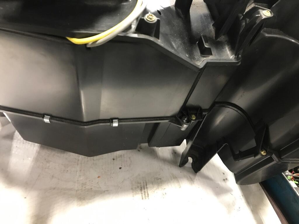 KENWORTH T680 Heater Core OEM F311209 in Abbotsford, BRITISH COLUMBIA
