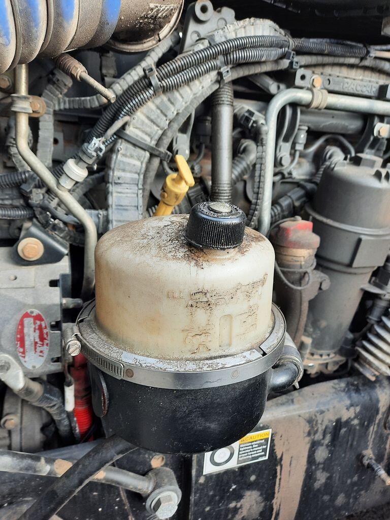 KENWORTH T680 POWER STEERING RESERVOIR OEM J866024 in Spokane, WA