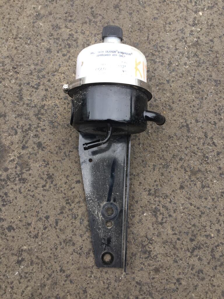 KENWORTH T680 Power Steering Pump OEM J866025 in Abbotsford, BRITISH