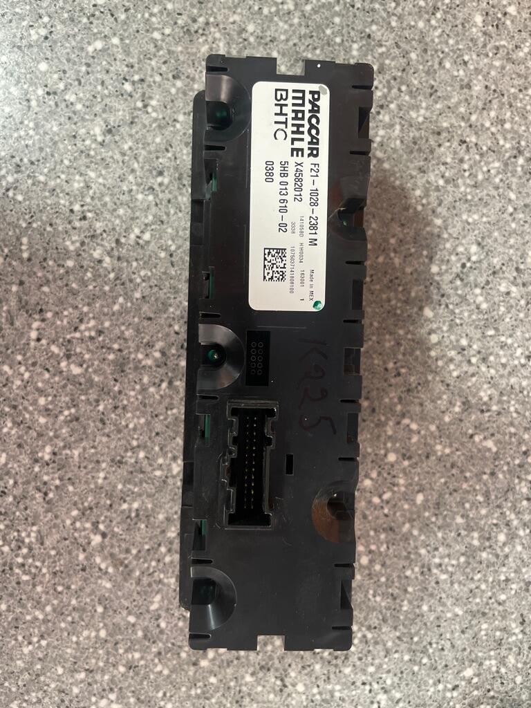 KENWORTH T680 Temperature Control OEM F2110282381 in Abbotsford