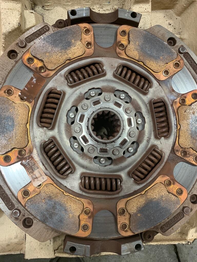 KENWORTH T880 Clutch Disc OEM 12200235 in Abbotsford, BRITISH