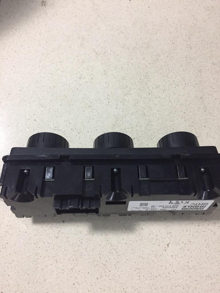 KENWORTH T880 Temperature Control OEM F2110282341 in Abbotsford