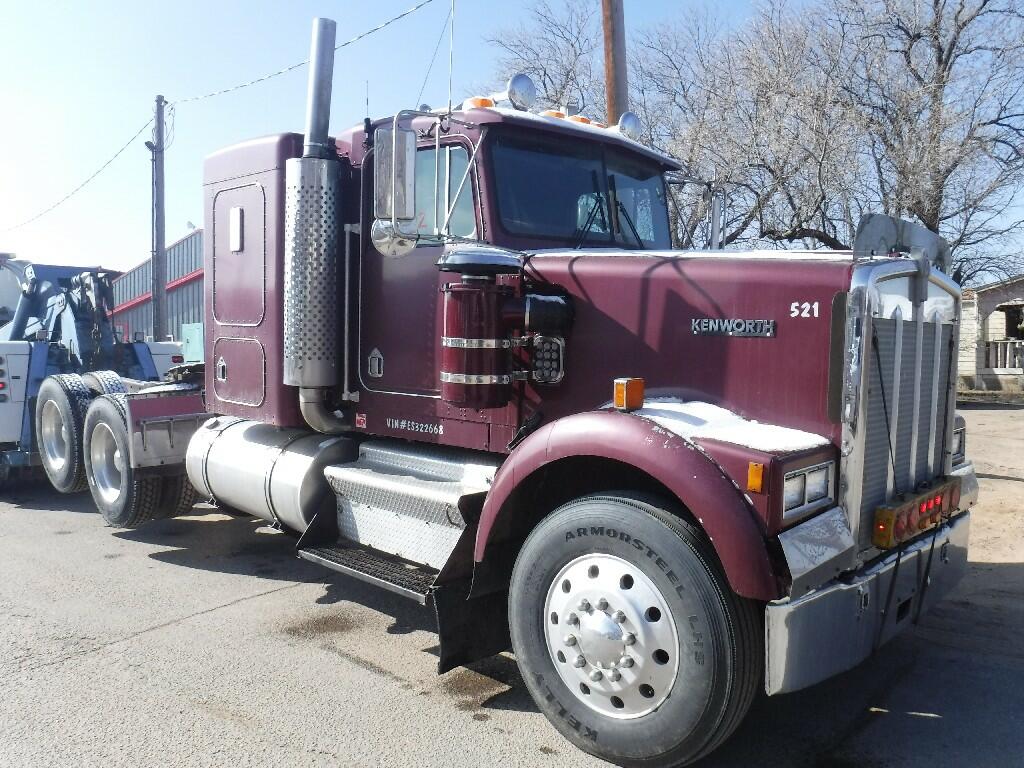 KENWORTH W900B Hood In Hudson, CO #263306