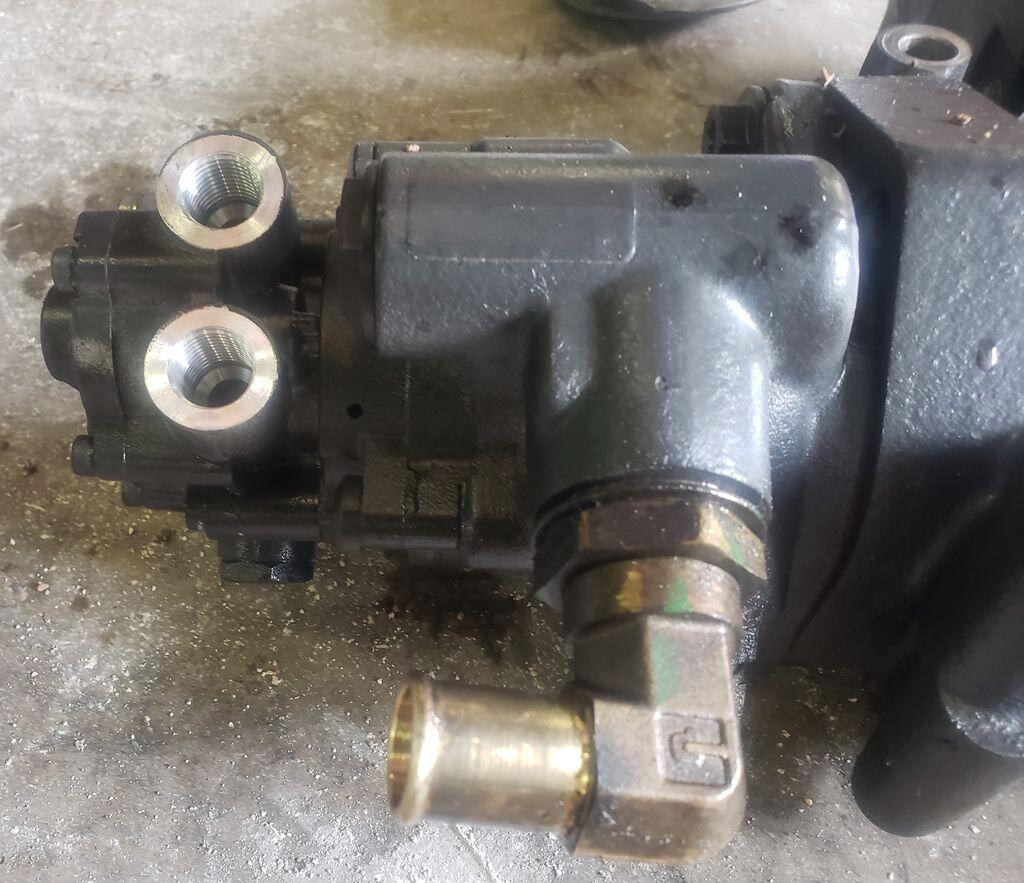 KENWORTH W900S Power Steering Pump OEM 1885525 in SPOKANE, WA 3277