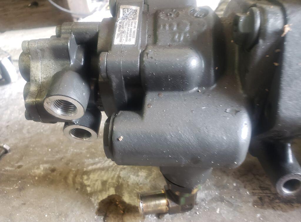 KENWORTH W900S Power Steering Pump OEM 1885525 in SPOKANE, WA 3277