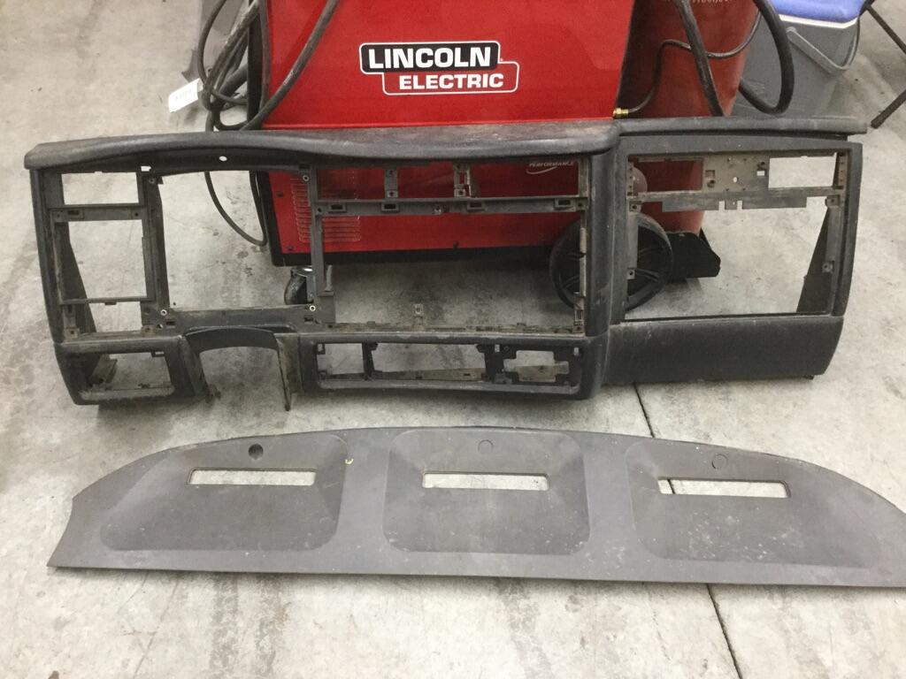 KENWORTH W900 Dash Assembly OEM S6202202 in Abbotsford, BRITISH