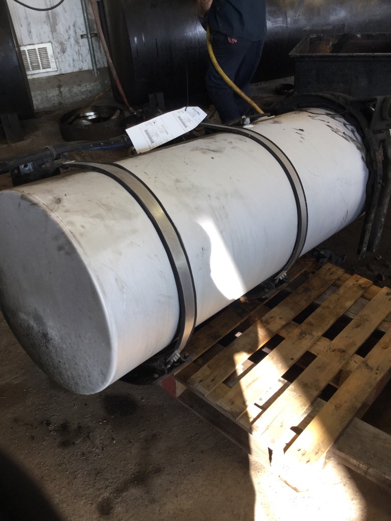 KENWORTH W900 FUEL TANK in Jackson, MS #2022981