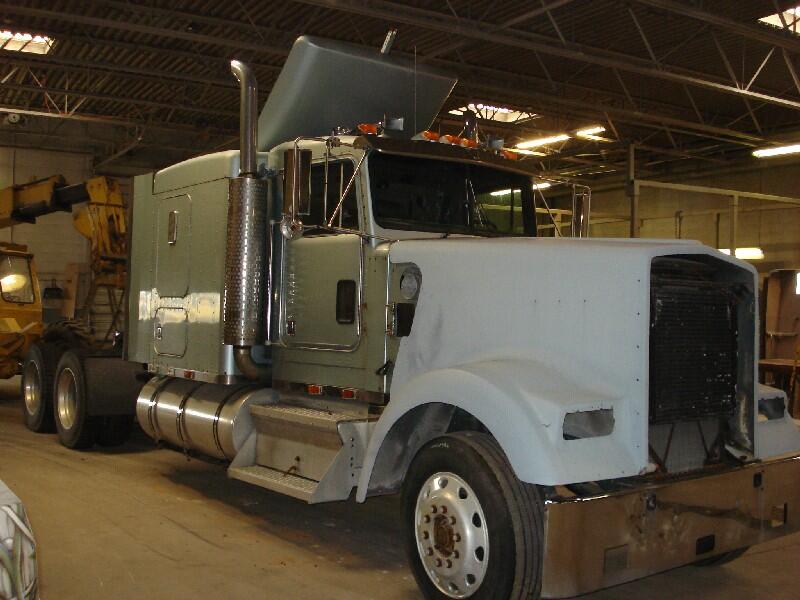 KENWORTH W900 Hood in Grand Rapids, MI 624593