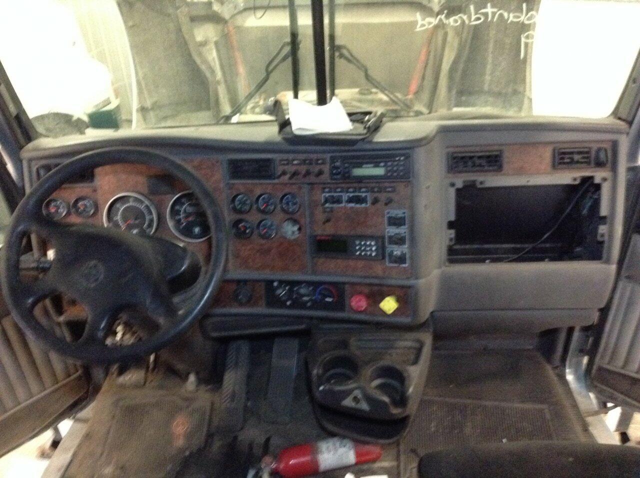 Kenworth T600 Dash Assembly In Spencer Ia 24738155