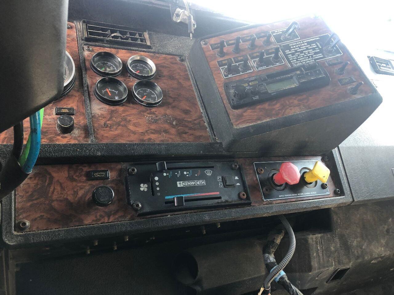 Kenworth T600 Dash Assembly in Spencer, IA 24887996