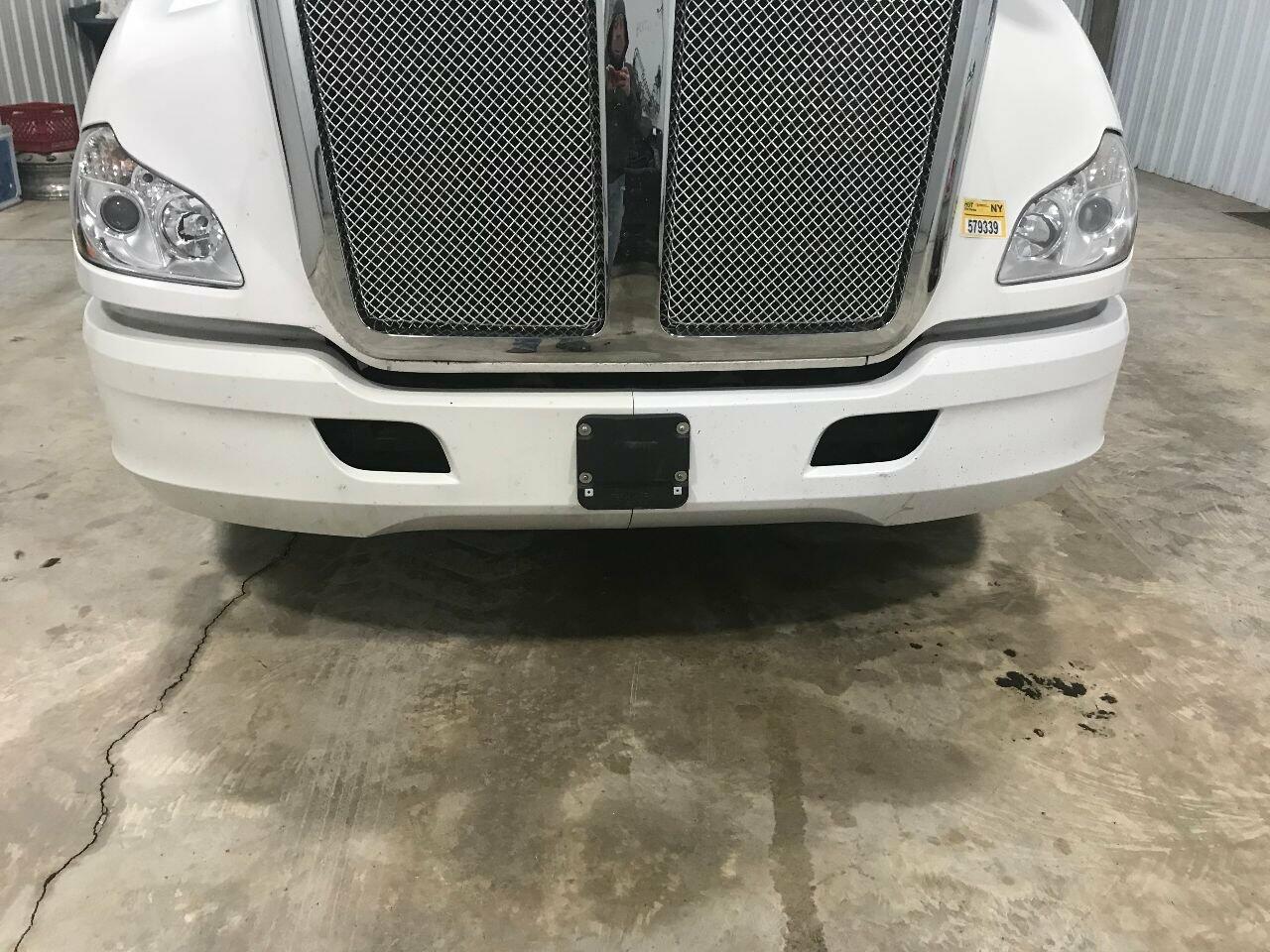 Kenworth T680 Bumper Assembly, Front In Winamac, In #24852411