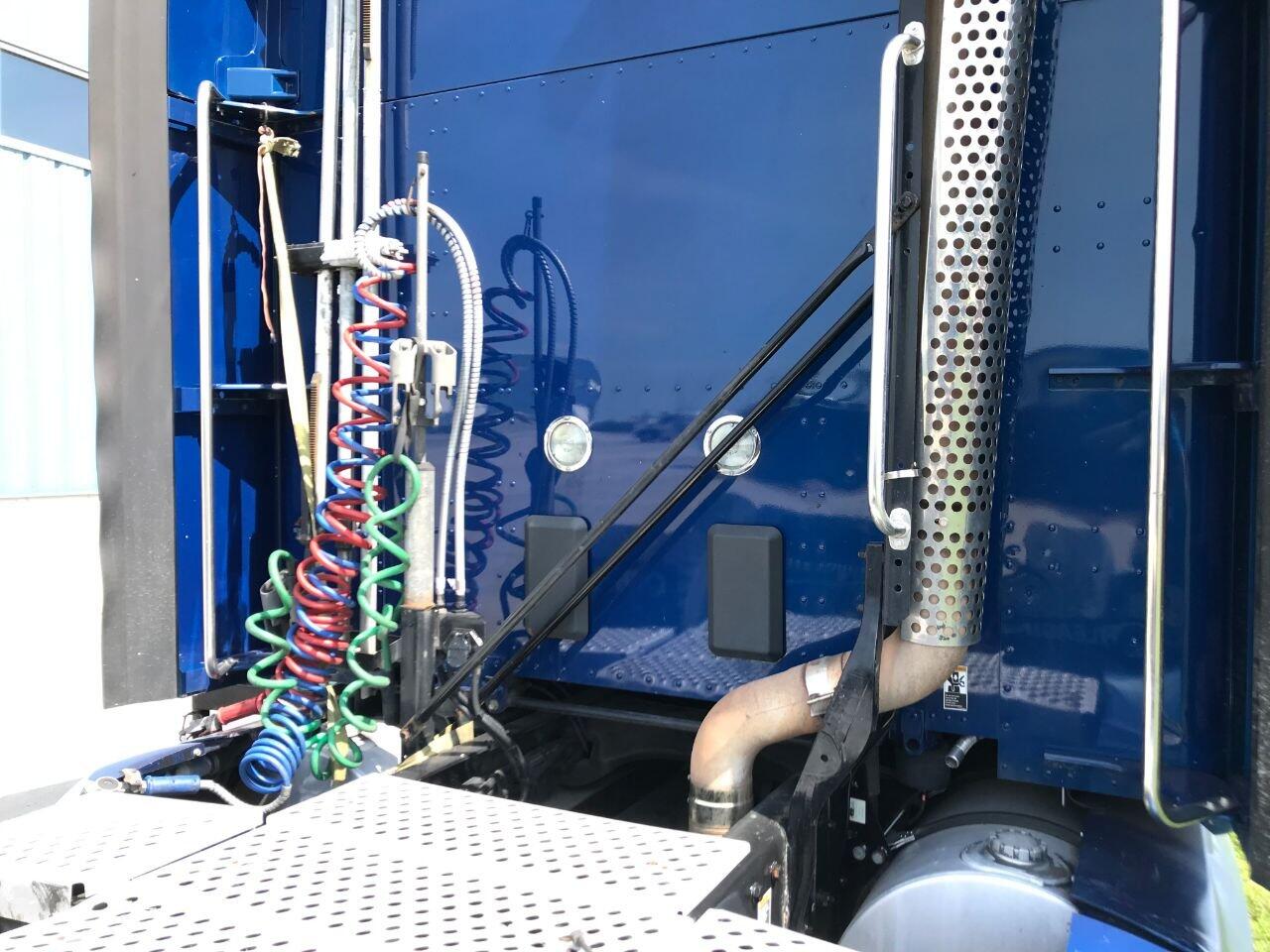 Kenworth T680 Exhaust Assembly in Kansas City, MO 24792783