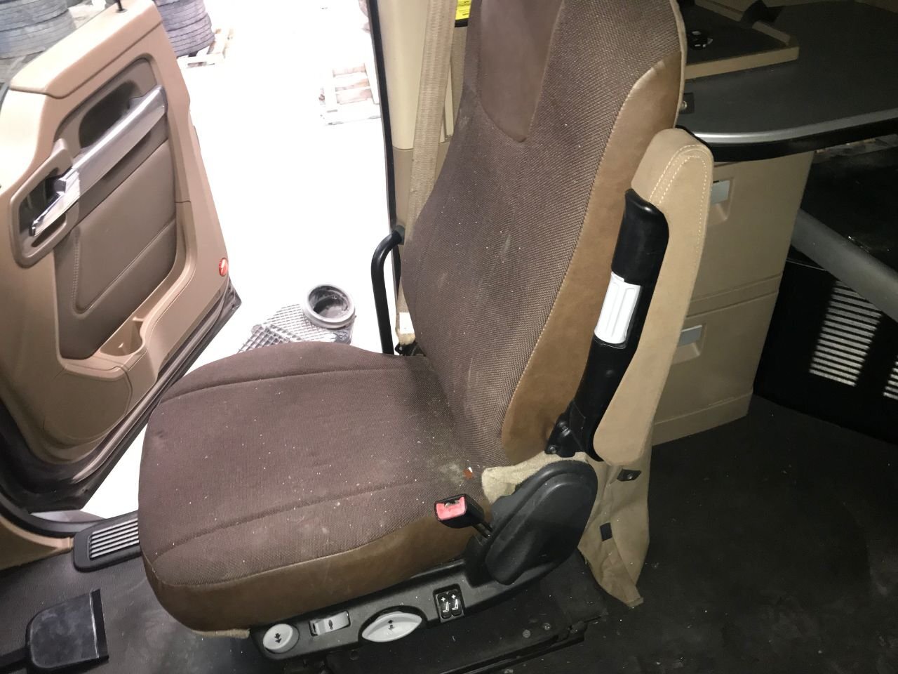 t680 seat covers