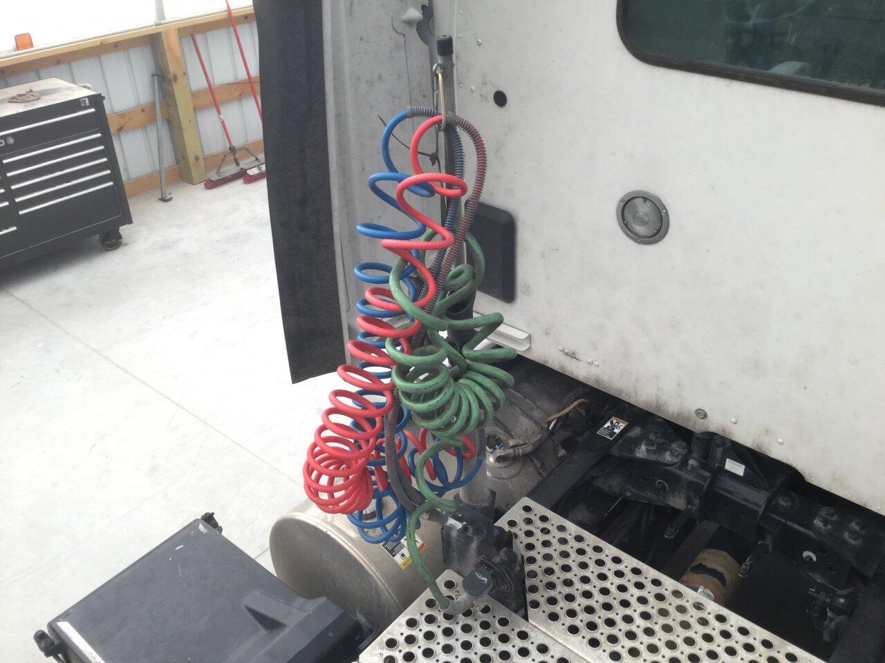 Kenworth T680 Trailer Hitch in Council Bluffs, IA 24705265