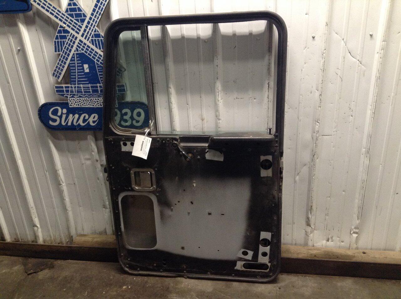 Kenworth T800 Door Assembly, Front in Spencer, IA 24658797